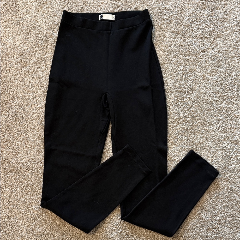 Sleek Black Women's Leggings